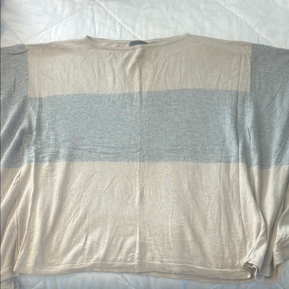 Women’s Beige and Gray Lounge Top